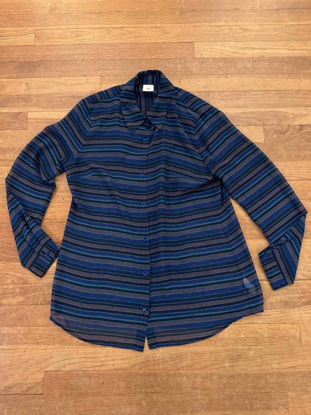 Cabi Women's Blue Striped Button Down Shirt - Size M
 b33